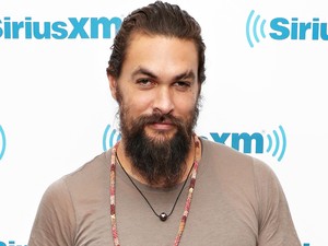 Sírunk: Jason Momoa karácsonyi striptíz-jelenete a legviccesebb dolog, amit ma látni fogsz