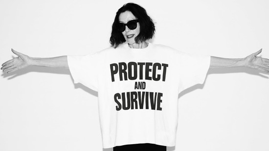 „Nem akarom, hogy ökónak nézzenek ki a ruháim!” - Katherine Hamnett, az aktivista divattervező