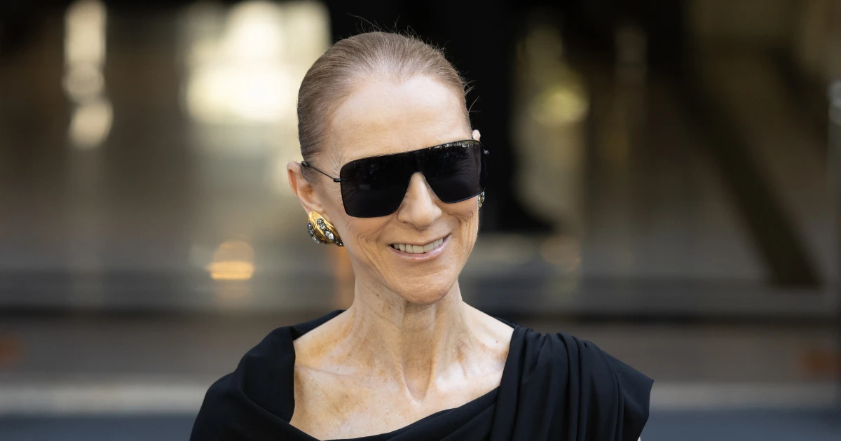 Celine Dion élete legszebb ruhájában tündökölt, mintha ráöntötték volna a Chanel kreációt