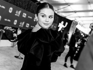 Bikinis fotói miatt támadják Selena Gomezt