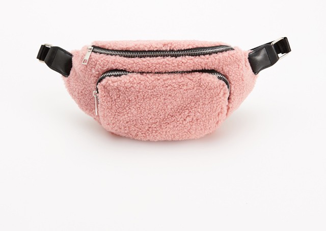 Övtáska 2 995 Ft RESERVED