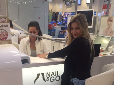 Ruhához a körömszínt!