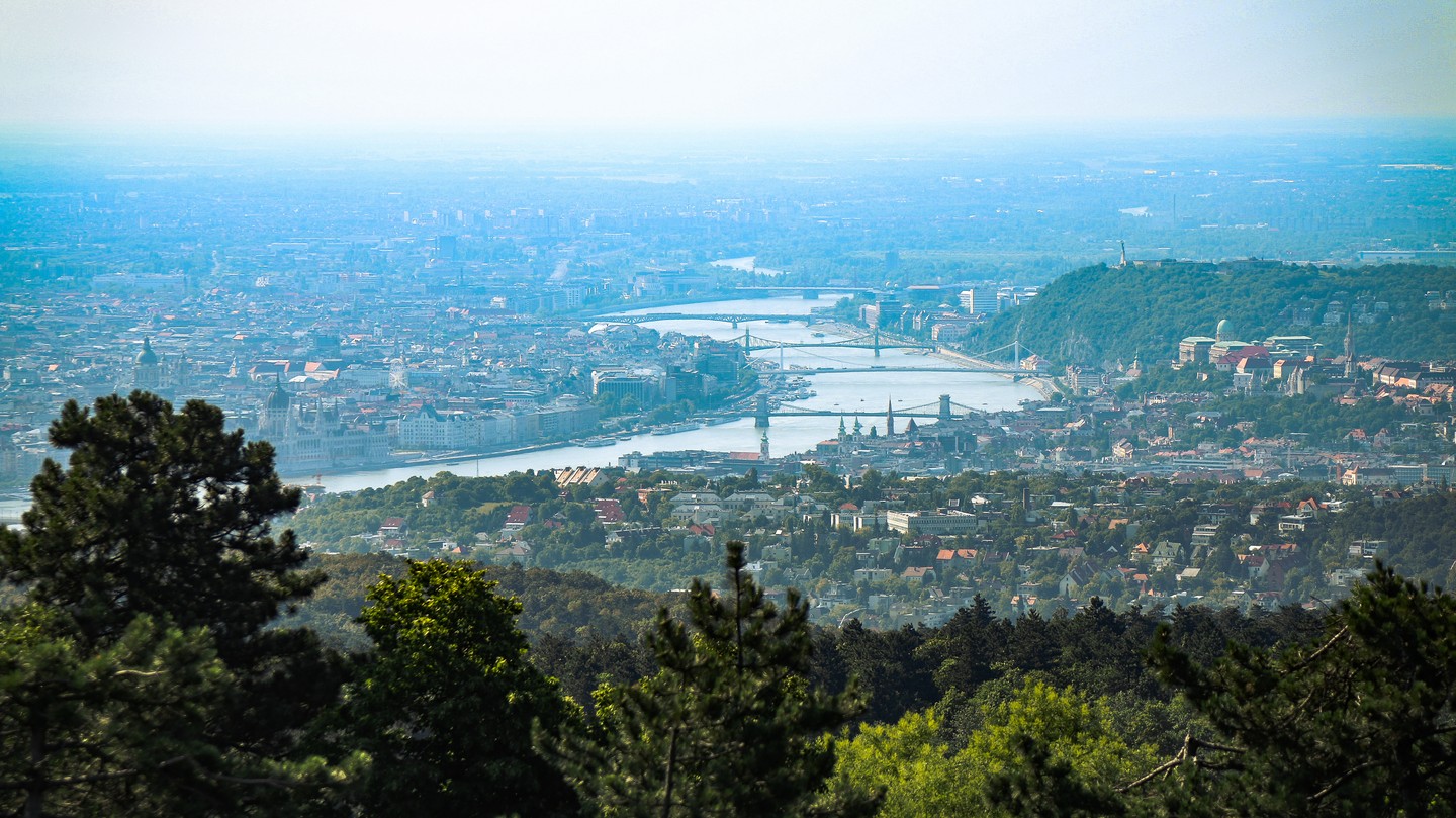 A Budai-hegységből mesés kilátás nyílik Budapestre