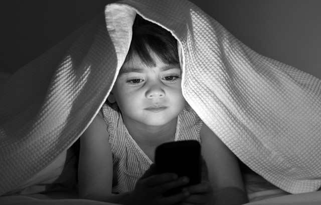 Pszichológusok tiltakoznak a gyerekek manipulálása ellen a közösségi médiában