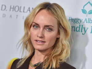 45! A kilencvenes évek szupernője, aki bevállalta a legrizikósabb ruhákat is