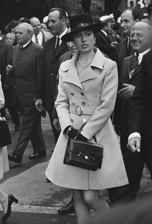 1969-ben elkísérte II. Erzsébet királynő és Fülöp herceget Ausztriába egy hivatalos útra. 