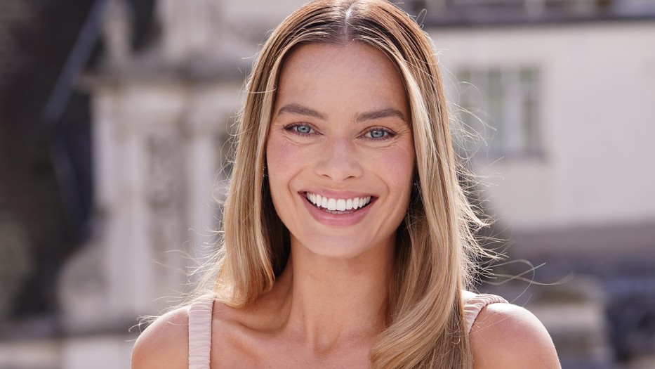 Margot Robbie élete legmerészebb ruhájában tündökölt