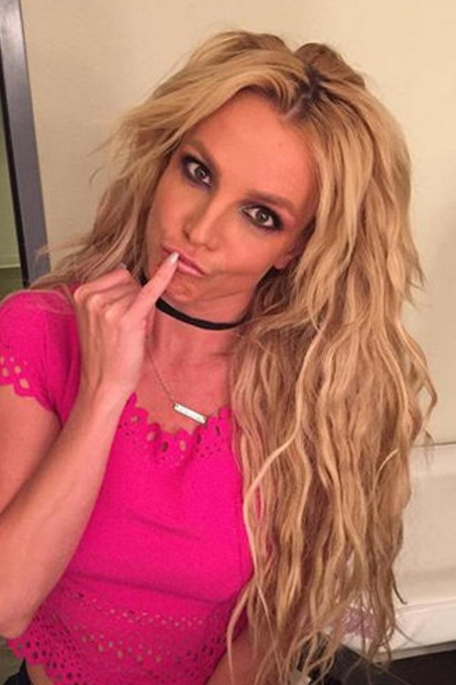 britney spears, fürdőruha, fürdődressz, instagram, szelfi, kivágott fürdőruha