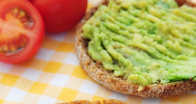 Bruschetta csicseriborsó- és avokádópürével