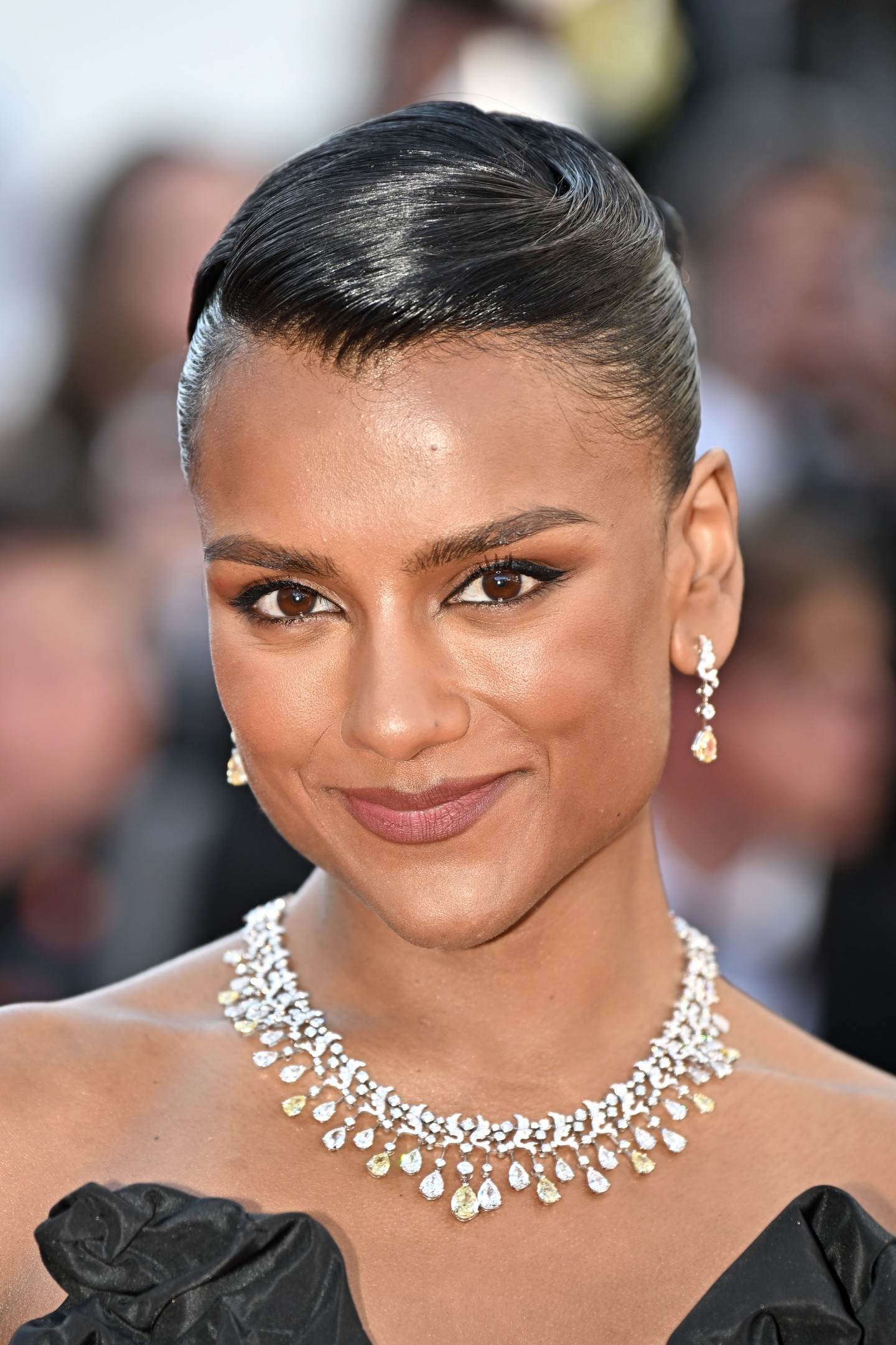 Simone Ashley alakítja Kate Sharmát A Bridgerton családban, ez azért annyira nem volt nehéz, nem igaz?