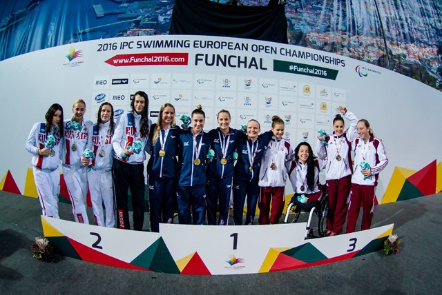 pap bianka, úszó, paralimpikon, paraúszó, gardróbfrissítés