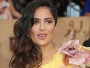 Kanárinak öltözött Salma Hayek a SAG gálán
