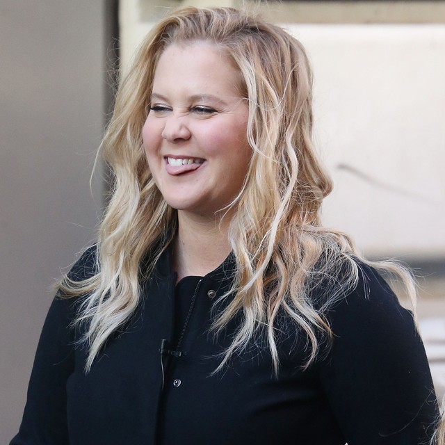 Megszületett Amy Schumer kisbabája - és még ebből is viccet csinált