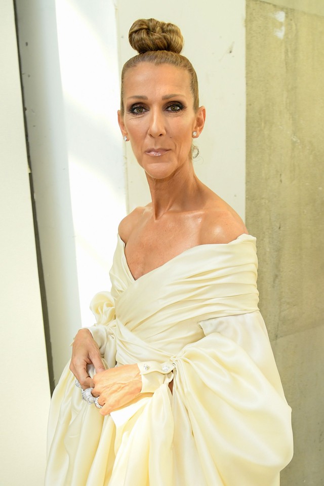 Celine Dion a mai napon modern menyasszonynak öltözött