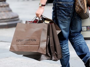 Búcsú a Louis Vuitton ikonikus színétől