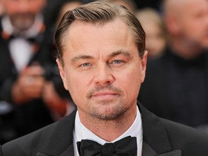 Mégis mi történik Leonardo DiCaprio arcával? Hirtelen alig ismertünk rá a sármos színészre