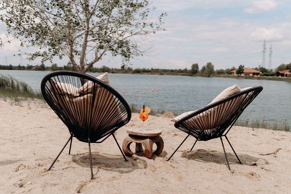 Jade Beach, Dunavarsány