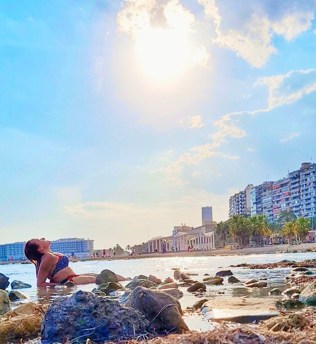 Itt pedig átbukdácsoltam a köveken, de végül teljesen egyedül jutottam be