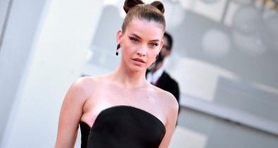 Palvin Barbara megmutatta, hogyan lehet ruhával kifejezni egy megható üzenetet