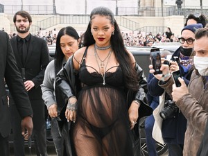 A Vogue szobrot emelt Rihanna tiszteletére