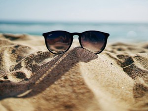 Nyaralás autóval: mire érdemes odafigyelni biztosításkötésnél?