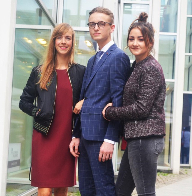 Fókuszban a dolgozó nő! Tűnj ki az irodában a legújabb VAN GRAAF trendekkel!