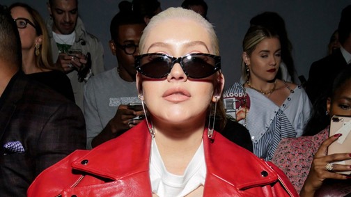 Atyaég! Christina Aguilera brutális sminkben felismerhetetlen