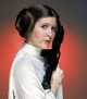 Ó, a híres kakaóscsiga-fonat! Carrie Fisher frizurája a Csillagok háborújából nem vált éppen divattá, de az biztos, hogy Leia hercegnő haja azóta is klasszikus!