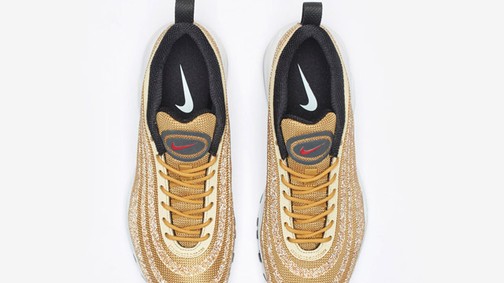 Megőrülsz a Nike új Swarovski kristályokkal telehintett cipőjétől