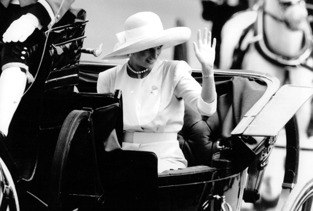 Diana hercegné 1990-ben a királynő születésnapján