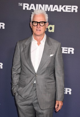 Az őt alakító John Slattery jelenleg 63 éves, a Szex és New York után több filmben is szerepelt - többek között a Dirty Dancing 2-ben is feltűnt. Legutóbb a 2025-ös The Rainmaker című sorozatban kapott főszerepet. 