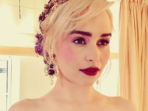 Hoppá: Emilia Clarke 5 évig titkolta magánéletét, de most végre bevallotta, kivel randizik!