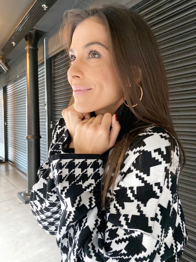 Molnár Andi egy olyan szuper szoknyát mutat, amiben télen sem fogsz fázni