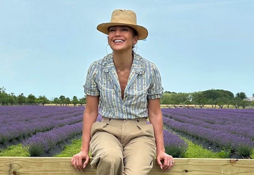 Jennifer Lopez vidéki nőnek öltözött luxuskiegészítőekkel, a végeredmény bomba lett