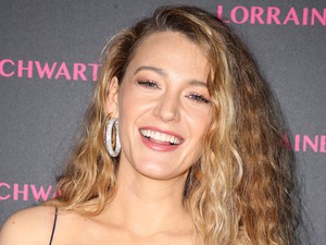Blake Lively annyira istenien néz ki, imádjuk