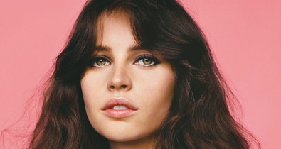 Őrülten imádjuk: Felicity Jones az idén nagyot dobbant