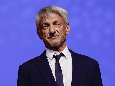 Ő Sean Penn ritkán látott barátnője, a 34 évvel fiatalabb Valeria Nicov csak úgy tündökölt  a vörös szőnyegen