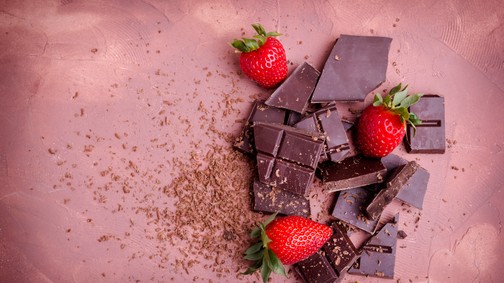 Gyulladáscsökkentő, erős antioxidáns és még finom is: meg fogsz lepődni, milyen hatással lehet a testedre ez az édesség