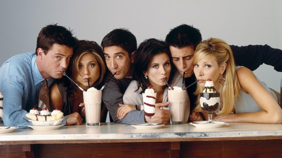 „Egy család voltunk" - A Jóbarátok sztárjai először nyilatkoztak Matthew Perry halála óta