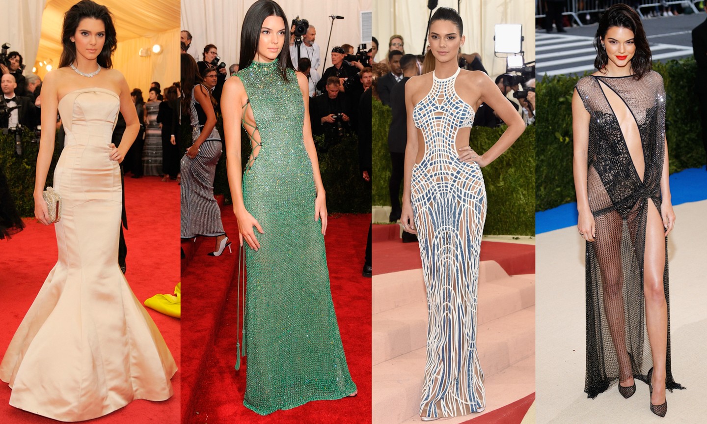 Kendall Jenner 10 Met-gála alatt a szemünk láttára változott át. A szupermodell bebizonyította, hogy mindig szívesen próbál ki új megjelenéseket. (Balról jobbra) 2014 Egyedi Topshop ruha, 2015 Calvin Klein ruha, 2016 Versace ruha, 2017 La Perla Haute Couture ruha