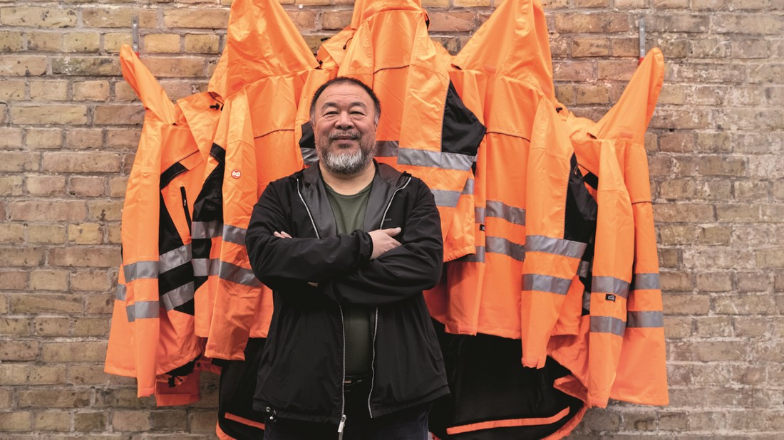 Ai Weiwei 1,000 Years of Joys and Sorrows című könyvével még nagyobb betekintést enged most életébe. Reméli, hogy memoárja felkelti az emberek figyelmét és olyan jelképes szikrát gyújt bennük, ami a könyv első példányát is porrá égette.