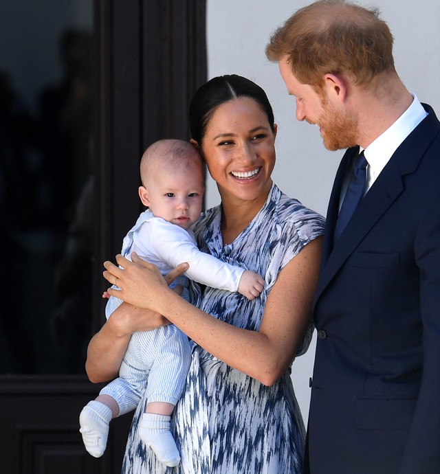 Ettől édesebbet nem fogsz látni: Meghan mesét olvas a kis Archie-nak