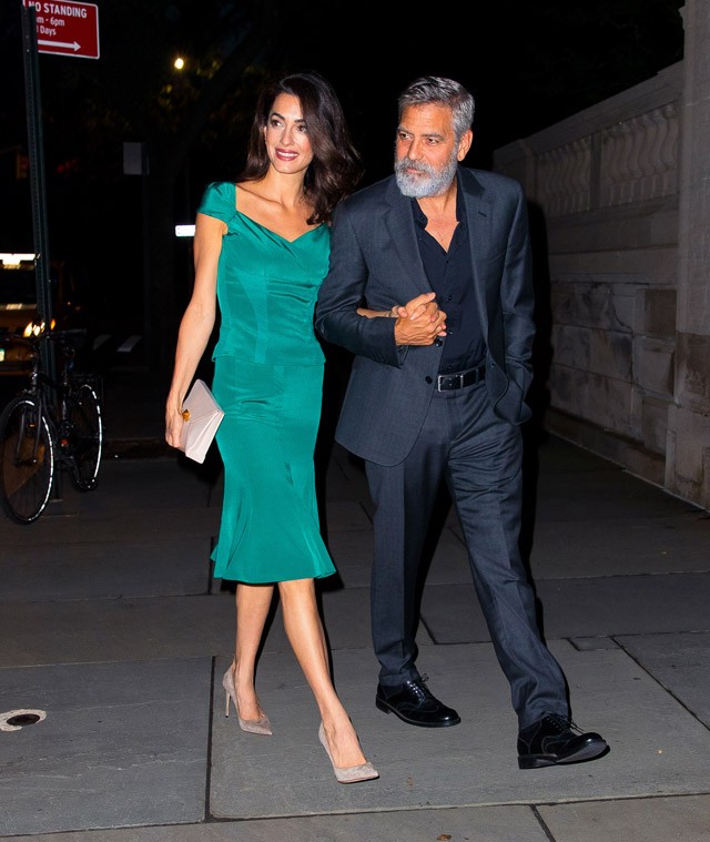 Amal Clooney minden negyvenes nőt lekörözött ezzel a ruhával