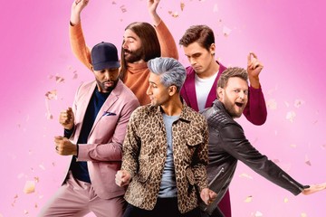 Queer Eye - A Netflix sorozata, melyben újragondolják ezek a roppant stílusos fiúk a vállalkozó szelleműek gardróbját, stílusát, életét. Talán az egyetlen sorozat ebben a műfajban, amin rendkívül jól fogsz szórakozni, miközben sírásig tudsz meghatódni.