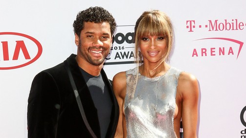 Ciara férjhez ment egy lélegzetelállítóan szép ruhában