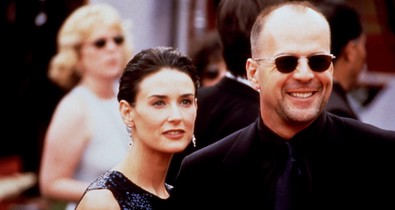 Bruce Willis és Demi Moore összebújós karácsonyi fotója letartolta az internetet