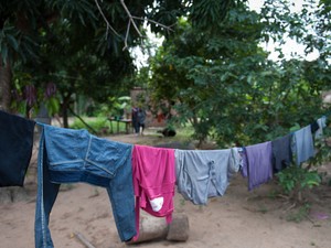 Korrupció, erőszak, kilakoltatások, szennyezett anyatej és állandó mérgezés - a brazil őslakosok súlyos árat fizetnek az olcsó divatért