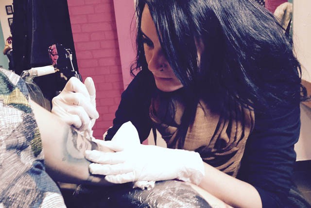 tetoválás, tetováló szalon, wonderland, wonderland tattoo, tetováló lányok, tetkó