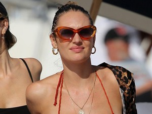 Nem fogyott eleget szülés után? Akkor ezt nézd 5 hónap után milyen bikiniben