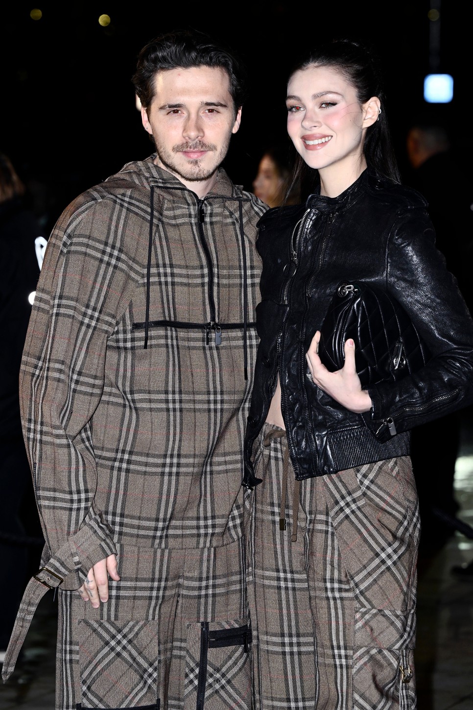 Nicola és Brooklyn Peltz Beckham a Burberry bemutatóján